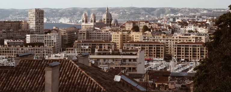 Pourquoi et comment domicilier son entreprise à Marseille ?